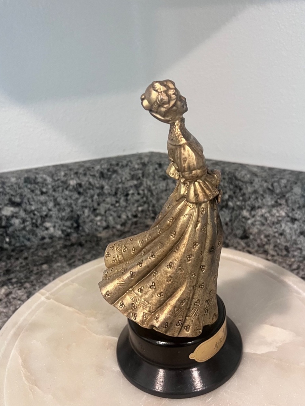 Vintage Avon 1992 District Award #1 Total Sales 1991-1992 Metal Figurine Trophy - Picture 6 of 11